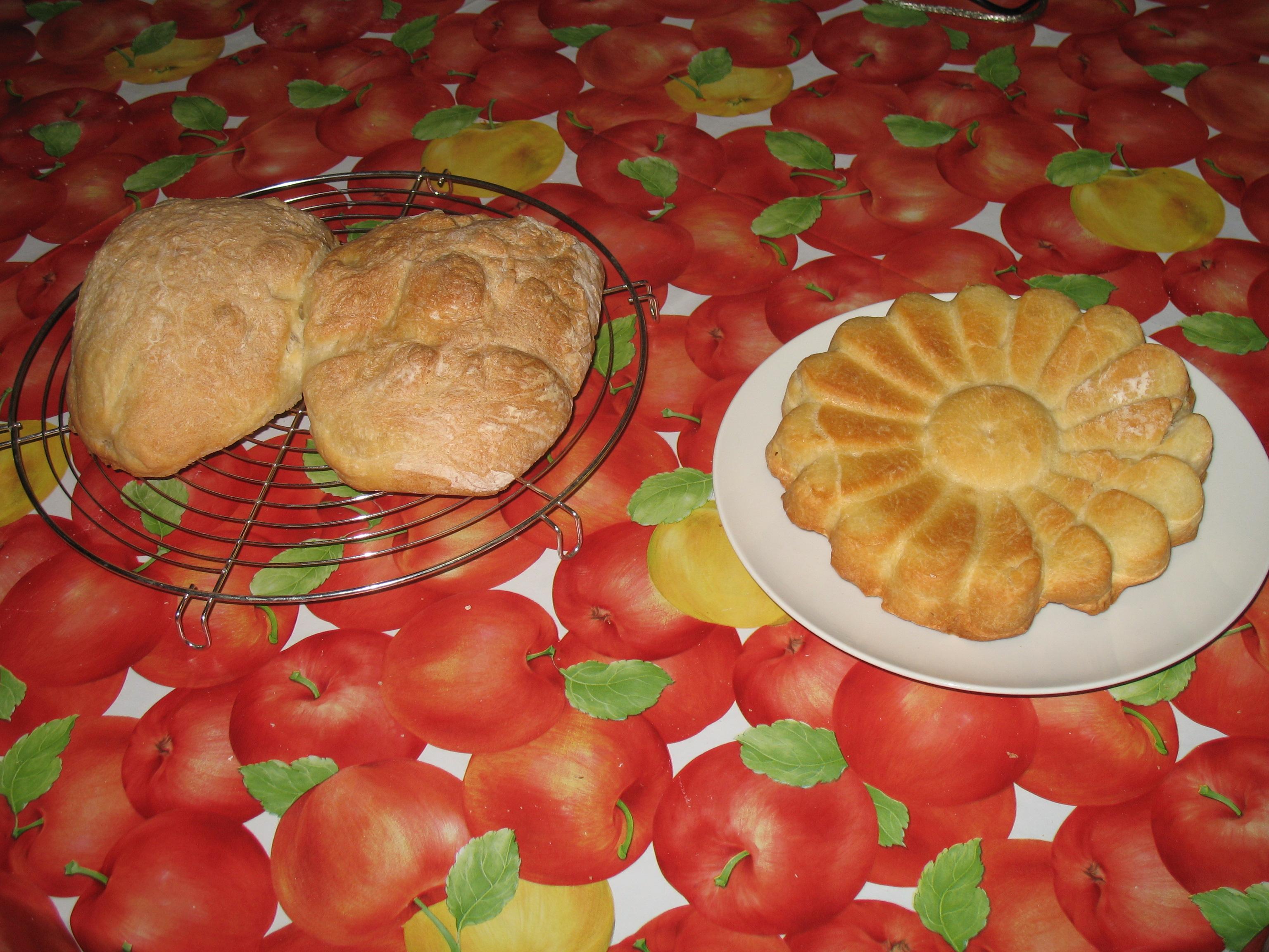 Fiore ripieno e pagnotte (tutto fatto con pasta madre)