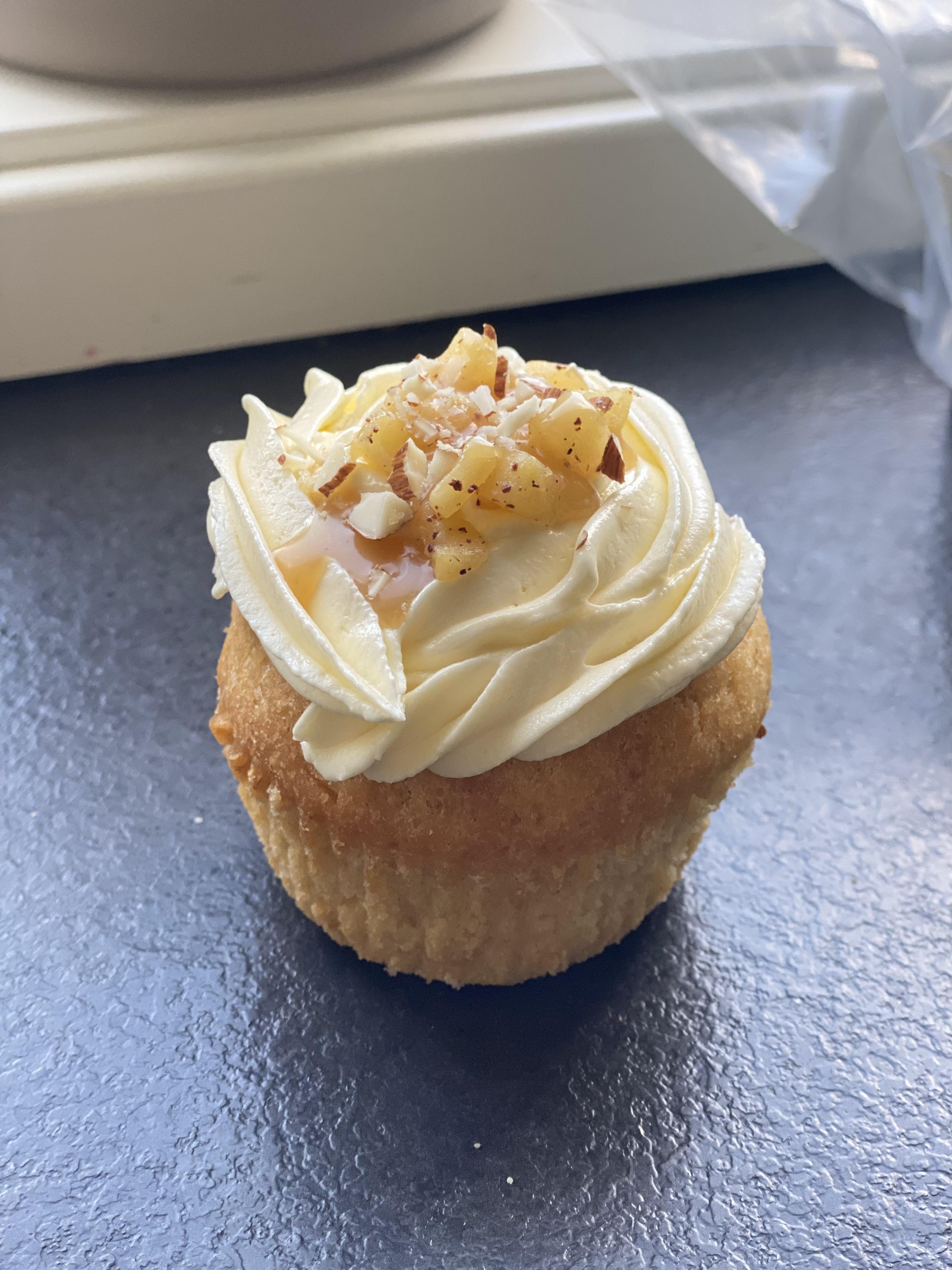 Apple cupcake with gingerbread spice