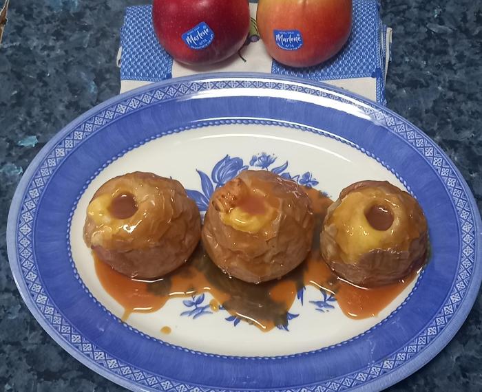 MANZANAS ASADAS AL TOQUE DE CARAMELO SALADO